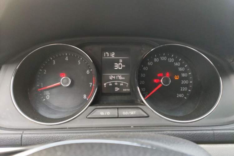 Used Volkswagen Lavida 2017 1.6L Manual Comfort Edition Instrument Cluster