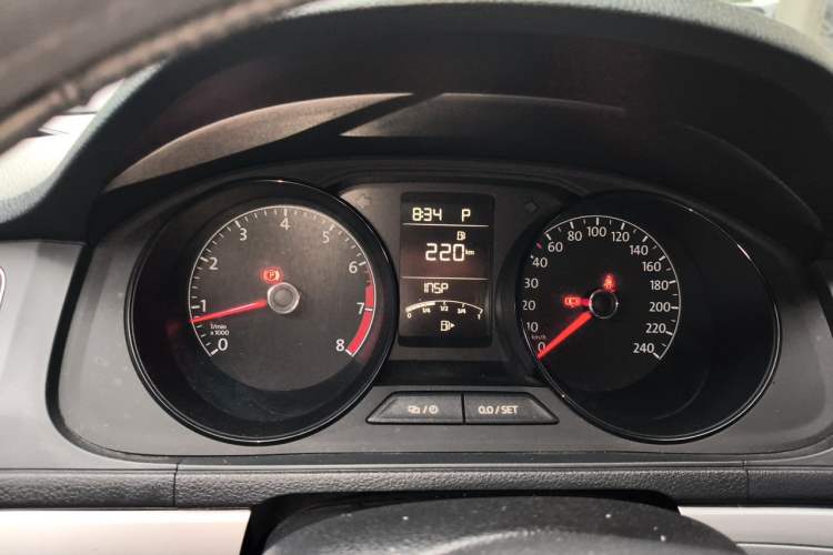 Used Volkswagen Lavida 2017 1.6L Automatic Fashion Edition Instrument Cluster