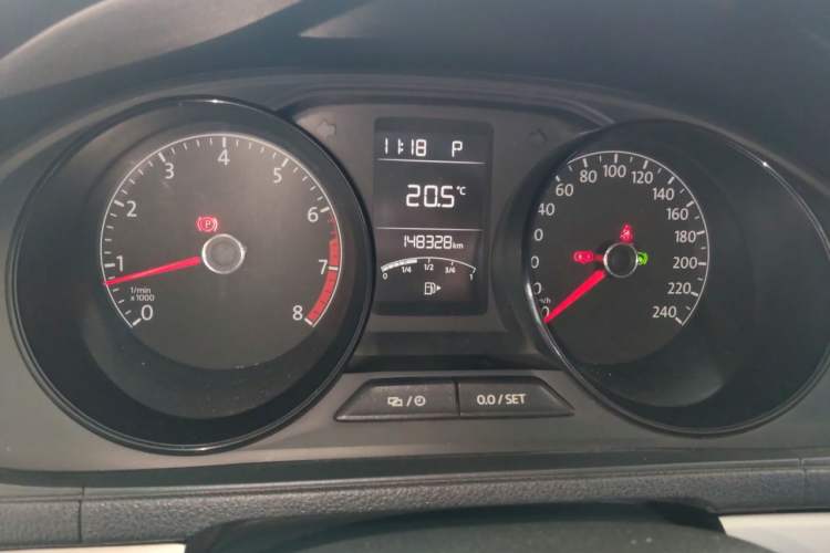 Used Volkswagen Lavida 2017 1.6L Automatic Fashion Edition Instrument Cluster