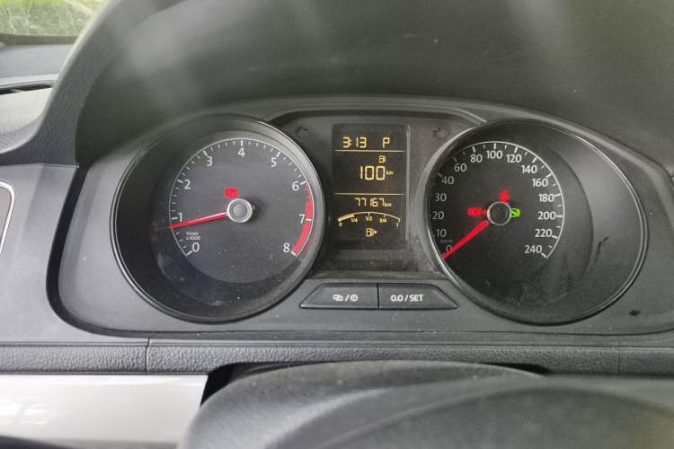 Used Volkswagen Lavida 2017 1.6L Automatic Fashion Edition Instrument Cluster