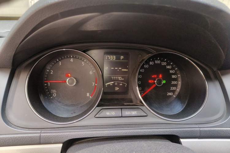Used Volkswagen Lavida 2017 1.6L Automatic Comfort Edition Instrument Cluster