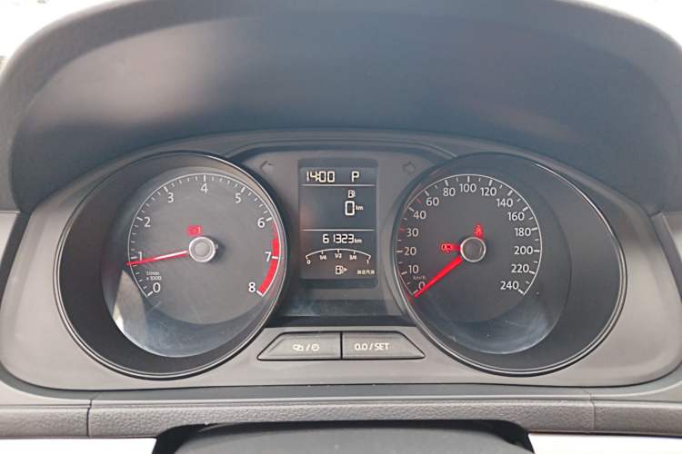 Used Volkswagen Lavida 2017 1.6L Automatic Fashion Edition Instrument Cluster