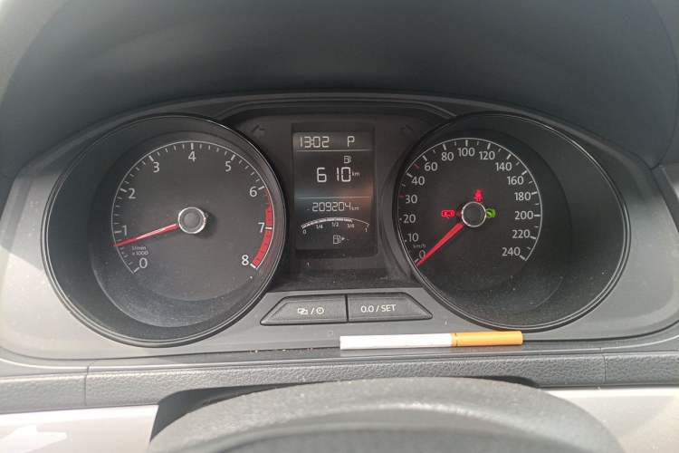 Used Volkswagen Lavida 2017 1.6L Automatic Fashion Edition Instrument Cluster