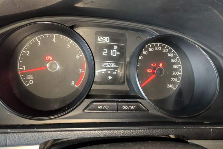 Used Volkswagen Lavida 2017 1.6L Manual Fashion Edition Instrument Cluster