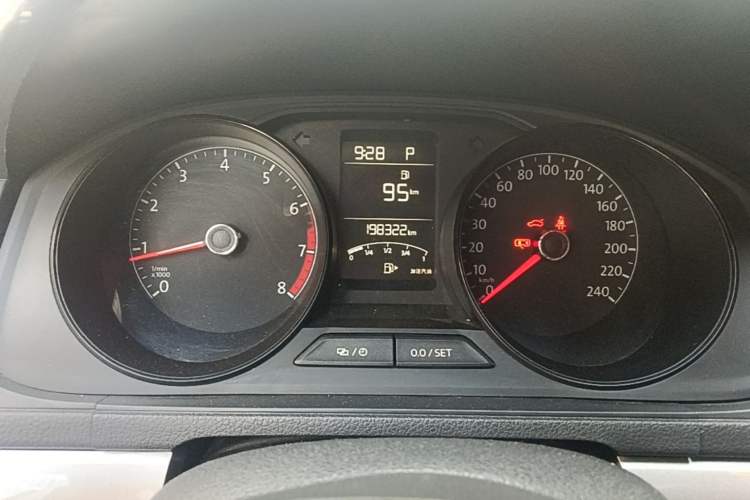 Used Volkswagen Lavida 2017 1.6L Automatic Fashion Edition Instrument Cluster