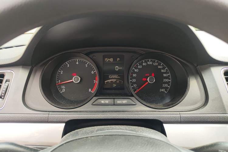 Used Volkswagen Lavida 2017 1.6L Automatic Fashion Edition Instrument Cluster