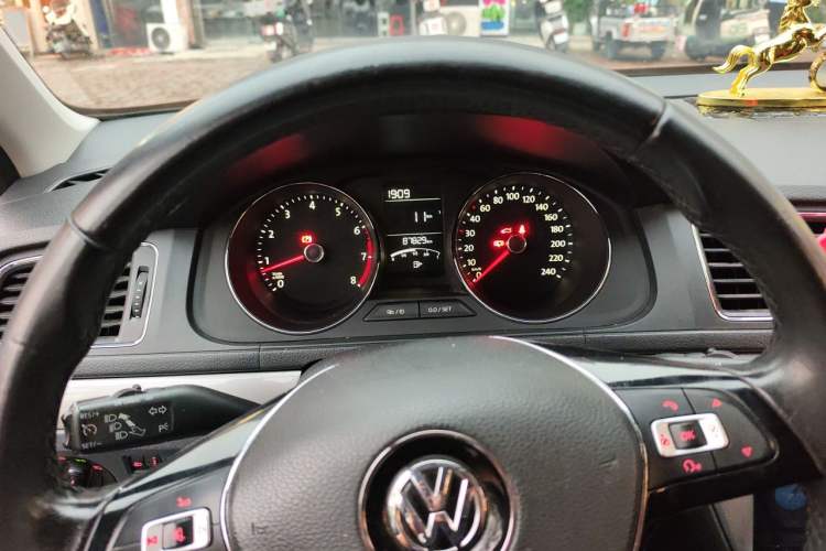 Used Volkswagen Lavida 2017 1.6L Manual Comfort Edition Instrument Cluster