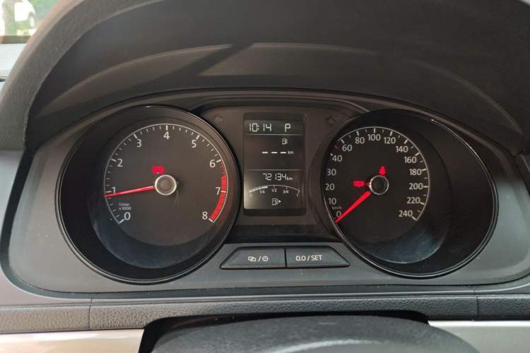 Used Volkswagen Lavida 2017 1.6L Automatic Fashion Edition Instrument Cluster