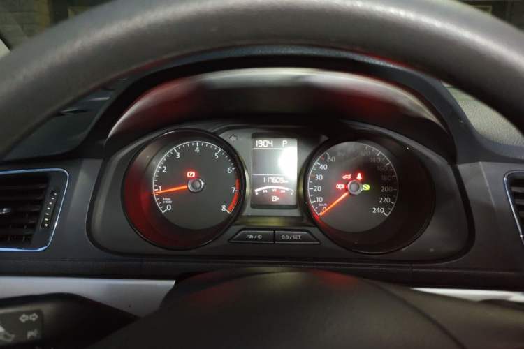 Used Volkswagen Lavida 2017 1.6L Automatic Fashion Edition Instrument Cluster