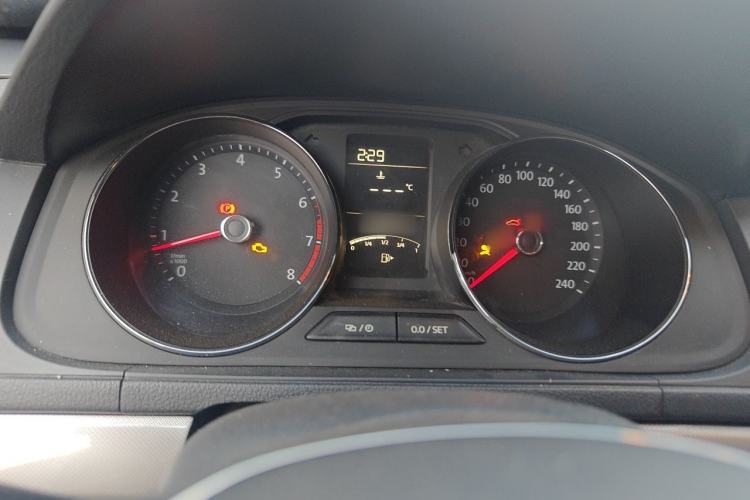Used Volkswagen Lavida 2017 1.6L Manual Comfort Edition Instrument Cluster