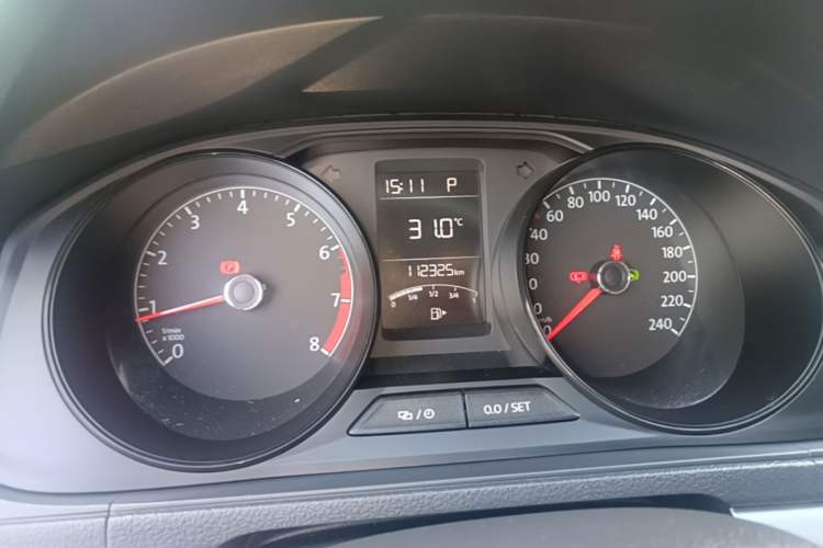 Used Volkswagen Lavida 2017 1.6L Automatic Fashion Edition Instrument Cluster