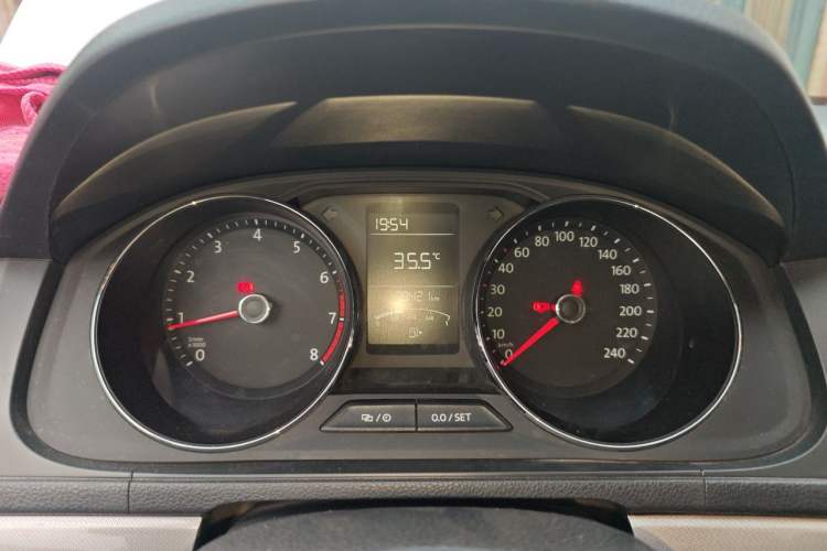 Used Volkswagen Lavida 2017 1.6L Manual Comfort Edition Instrument Cluster
