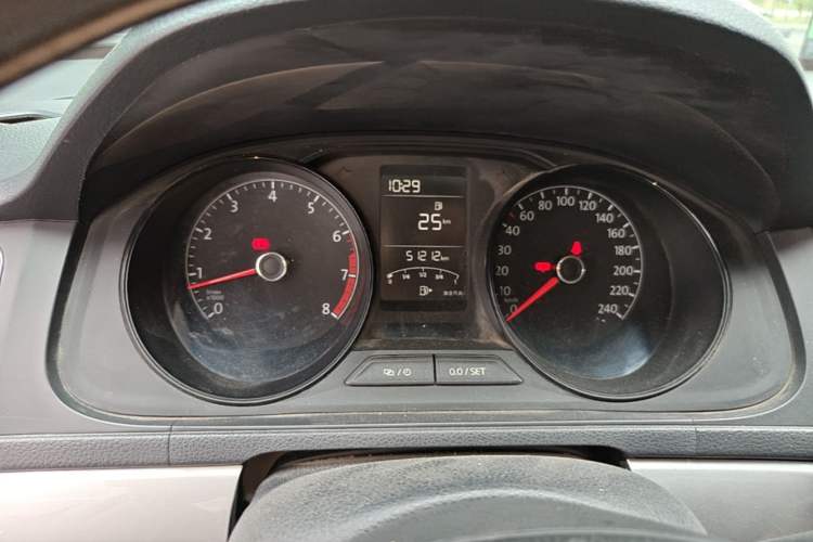 Used Volkswagen Lavida 2017 1.6L Manual Fashion Edition Instrument Cluster