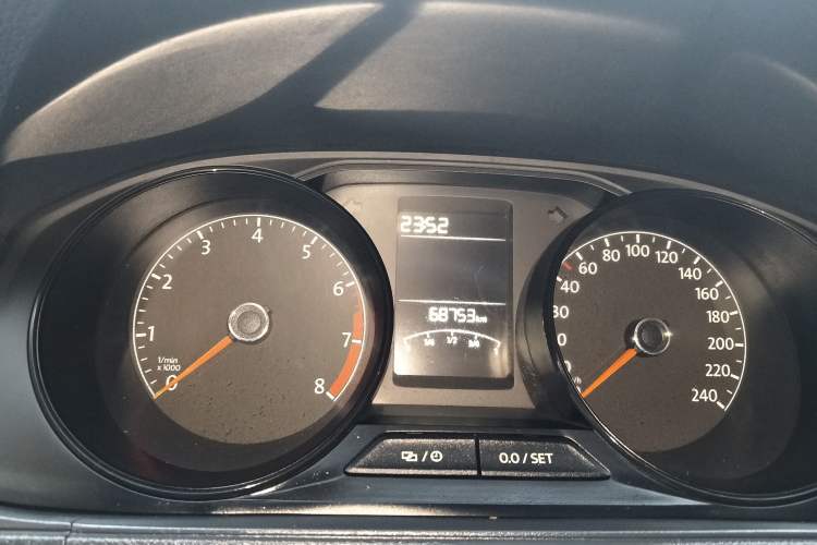 Used Volkswagen Lavida 2017 1.6L Automatic Fashion Edition Instrument Cluster
