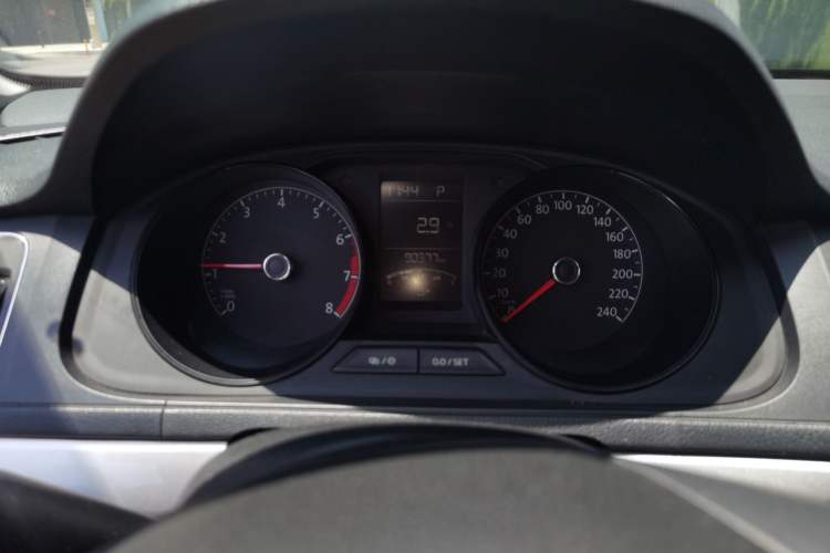 Used Volkswagen Lavida 2017 1.6L Automatic Fashion Edition Instrument Cluster
