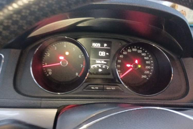Used Volkswagen Lavida 2017 1.6L Automatic Comfort Edition Instrument Cluster