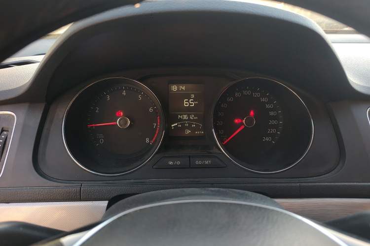 Used Volkswagen Lavida 2017 1.6L Manual Comfort Edition Instrument Cluster