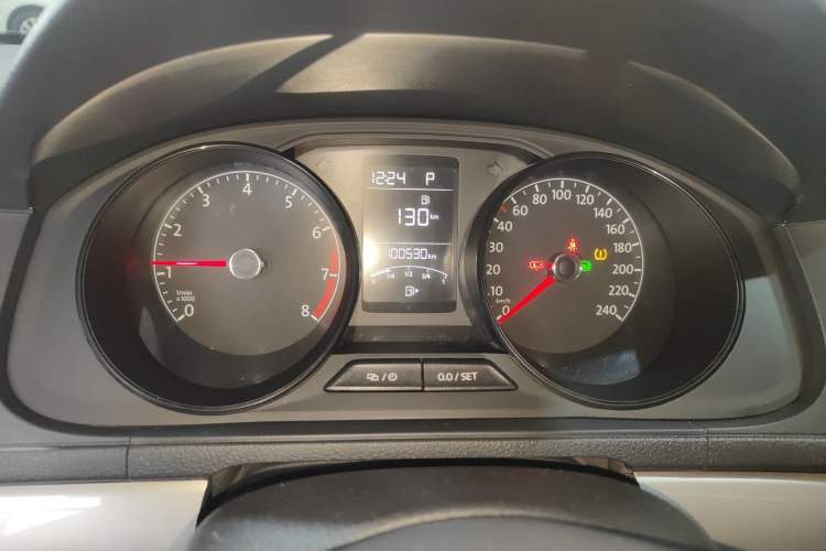 Used Volkswagen Lavida 2017 1.6L Automatic Fashion Edition Instrument Cluster