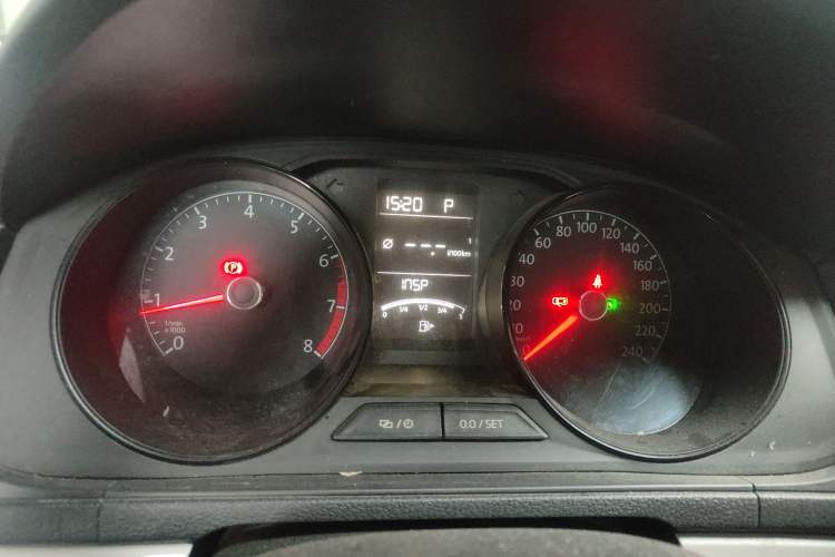 Used Volkswagen Lavida 2017 1.6L Automatic Fashion Edition Instrument Cluster