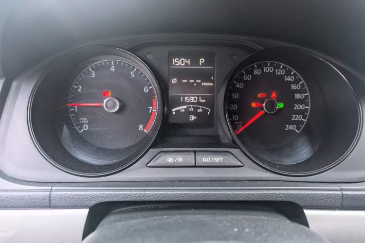 Used Volkswagen Lavida 2017 1.6L Automatic Fashion Edition Instrument Cluster