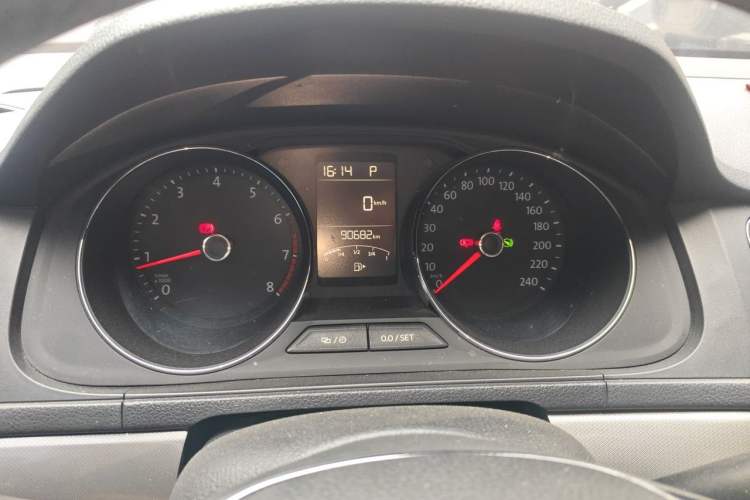 Used Volkswagen Lavida 2017 1.6L Automatic Comfort Edition Instrument Cluster