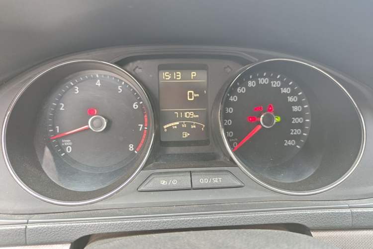 Used Volkswagen Lavida 2017 1.6L Automatic Comfort Edition Instrument Cluster