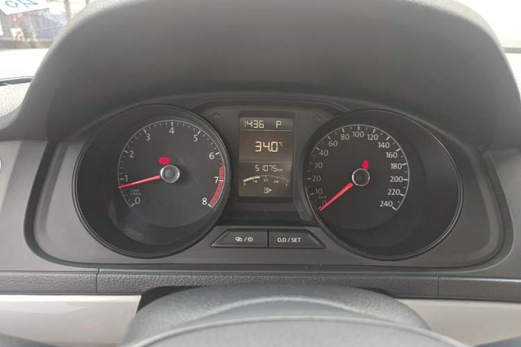 Used Volkswagen Lavida 2017 1.6L Automatic Fashion Edition Instrument Cluster