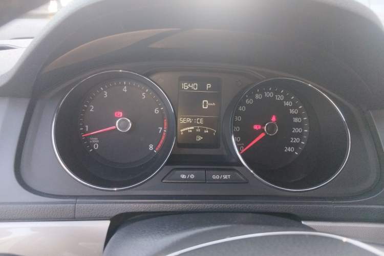 Used Volkswagen Lavida 2017 1.6L Automatic Comfort Edition Instrument Cluster