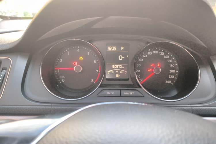 Used Volkswagen Lavida 2017 1.6L Automatic Comfort Edition Instrument Cluster