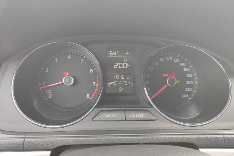 Used Volkswagen Lavida 2017 1.6L Automatic Comfort Edition Instrument Cluster