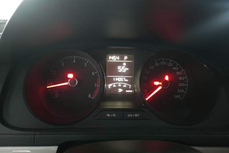 Used Volkswagen Lavida 2017 1.6L Automatic Fashion Edition Instrument Cluster