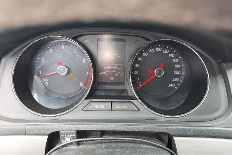 Used Volkswagen Lavida 2017 1.6L Manual Comfort Edition Instrument Cluster