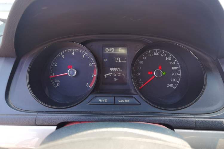 Used Volkswagen Lavida 2017 1.6L Automatic Fashion Edition Instrument Cluster