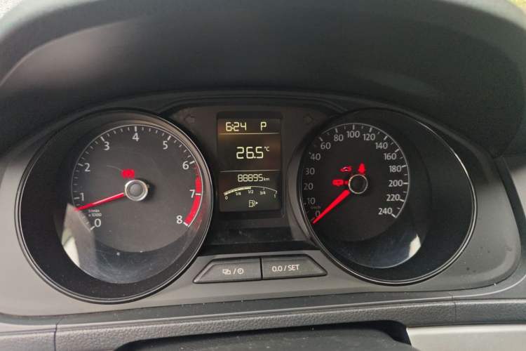 Used Volkswagen Lavida 2017 1.6L Automatic Fashion Edition Instrument Cluster