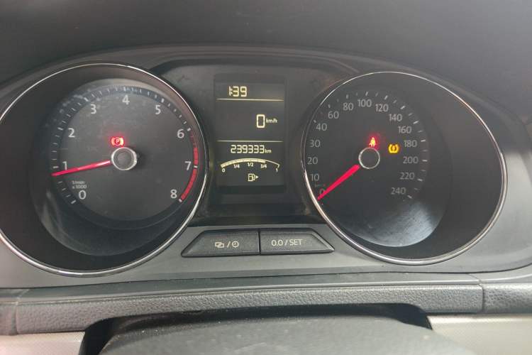 Used Volkswagen Lavida 2017 1.6L Manual Comfort Edition Instrument Cluster