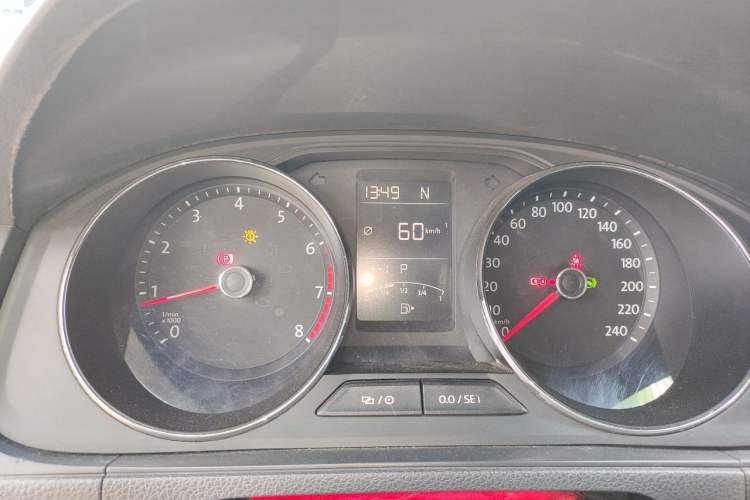 Used Volkswagen Lavida 2017 1.6L Automatic Comfort Edition Instrument Cluster