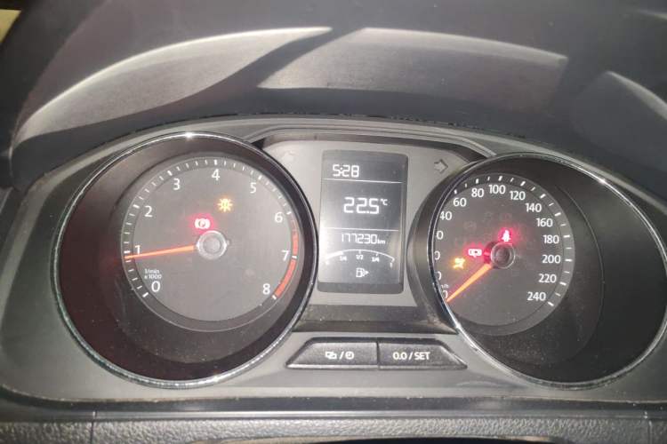 Used Volkswagen Lavida 2017 1.6L Manual Comfort Edition Instrument Cluster
