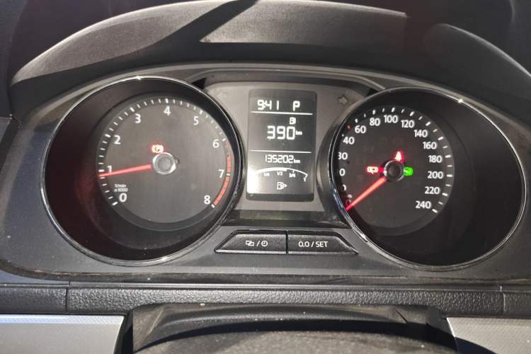 Used Volkswagen Lavida 2017 1.6L Automatic Comfort Edition Instrument Cluster