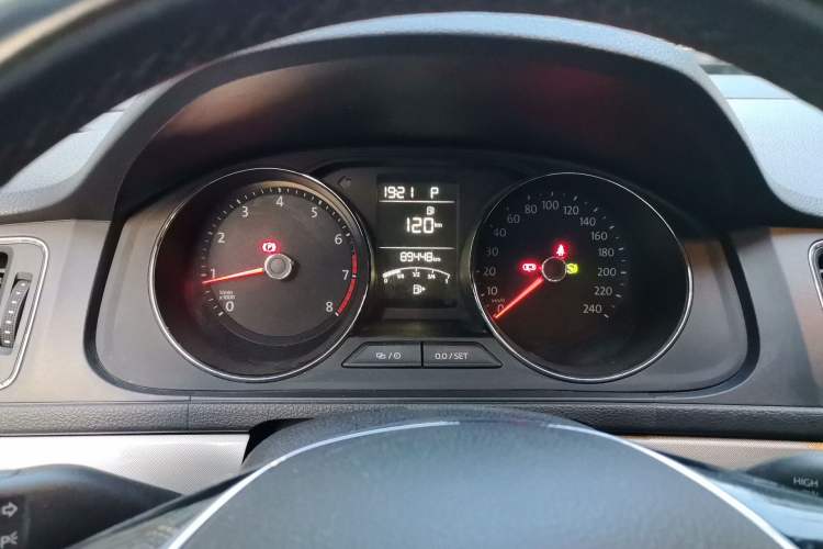 Used Volkswagen Lavida 2017 1.6L Automatic Comfort Edition Instrument Cluster