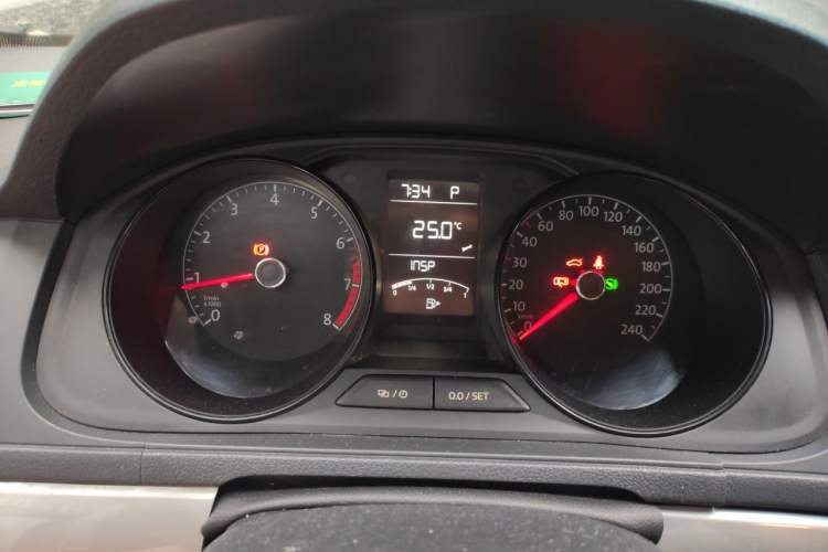 Used Volkswagen Lavida 2017 1.6L Automatic Fashion Edition Instrument Cluster