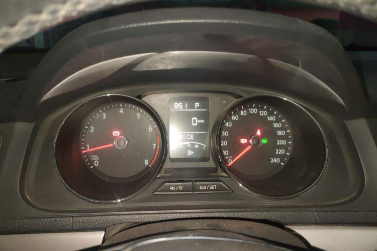 Used Volkswagen Lavida 2017 1.6L Automatic Comfort Edition Instrument Cluster