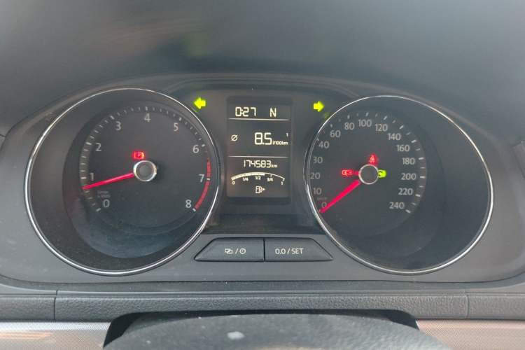 Used Volkswagen Lavida 2017 1.6L Automatic Comfort Edition Instrument Cluster