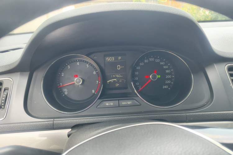 Used Volkswagen Lavida 2017 1.6L Automatic Comfort Edition Instrument Cluster