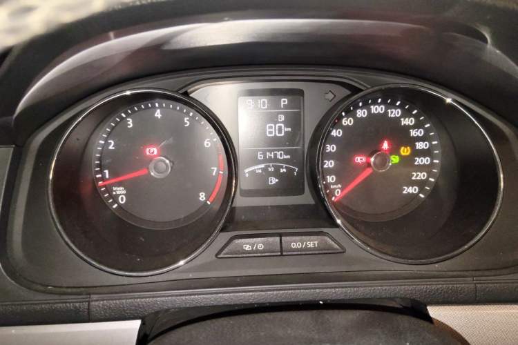 Used Volkswagen Lavida 2017 1.6L Automatic Comfort Edition Instrument Cluster