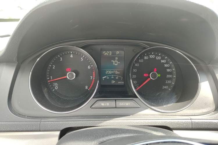 Used Volkswagen Lavida 2017 1.6L Automatic Comfort Edition Instrument Cluster