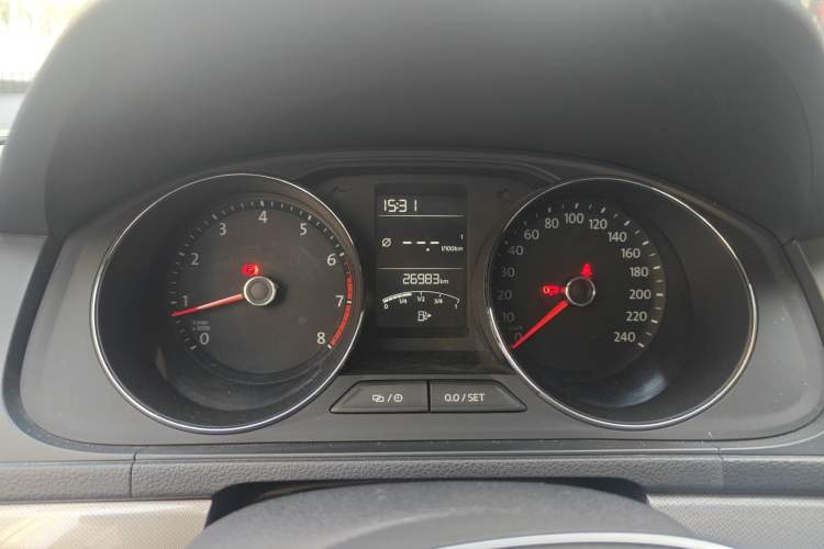 Used Volkswagen Lavida 2017 1.6L Manual Comfort Edition Instrument Cluster