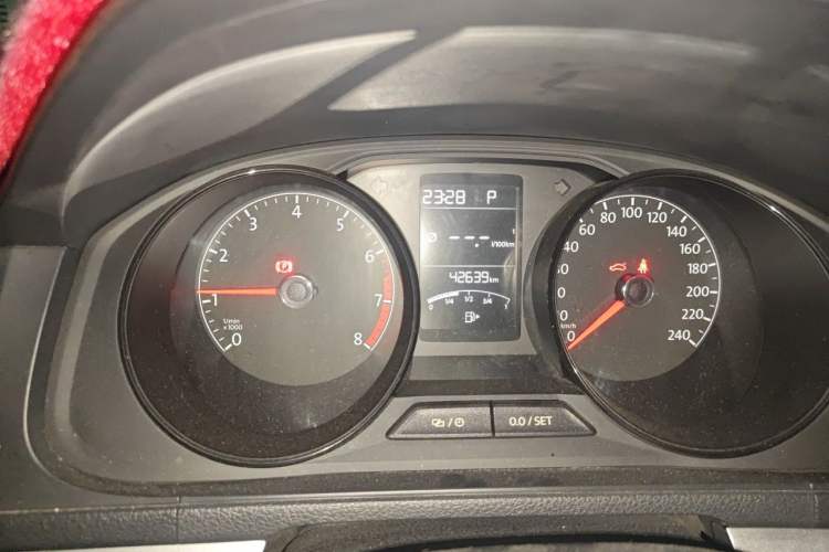 Used Volkswagen Lavida 2017 1.6L Automatic Fashion Edition Instrument Cluster