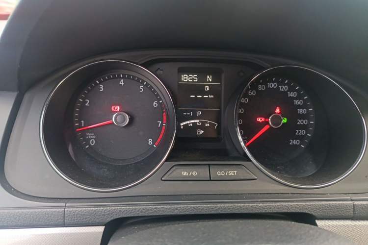 Used Volkswagen Lavida 2017 1.6L Automatic Comfort Edition Instrument Cluster