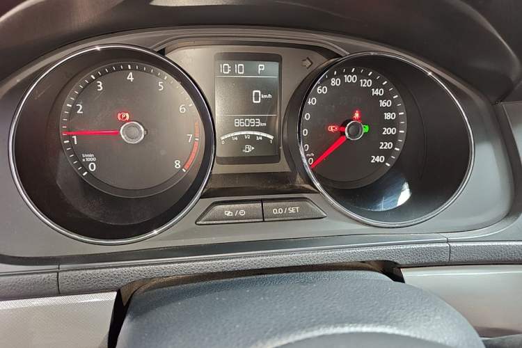 Used Volkswagen Lavida 2017 1.6L Automatic Comfort Edition Instrument Cluster