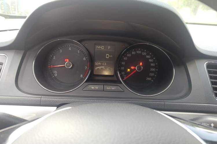 Used Volkswagen Lavida 2017 1.6L Automatic Comfort Edition Instrument Cluster